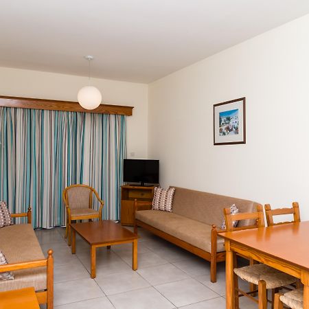 Kefalos Damon Hotel Apartments Paphos Exterior photo
