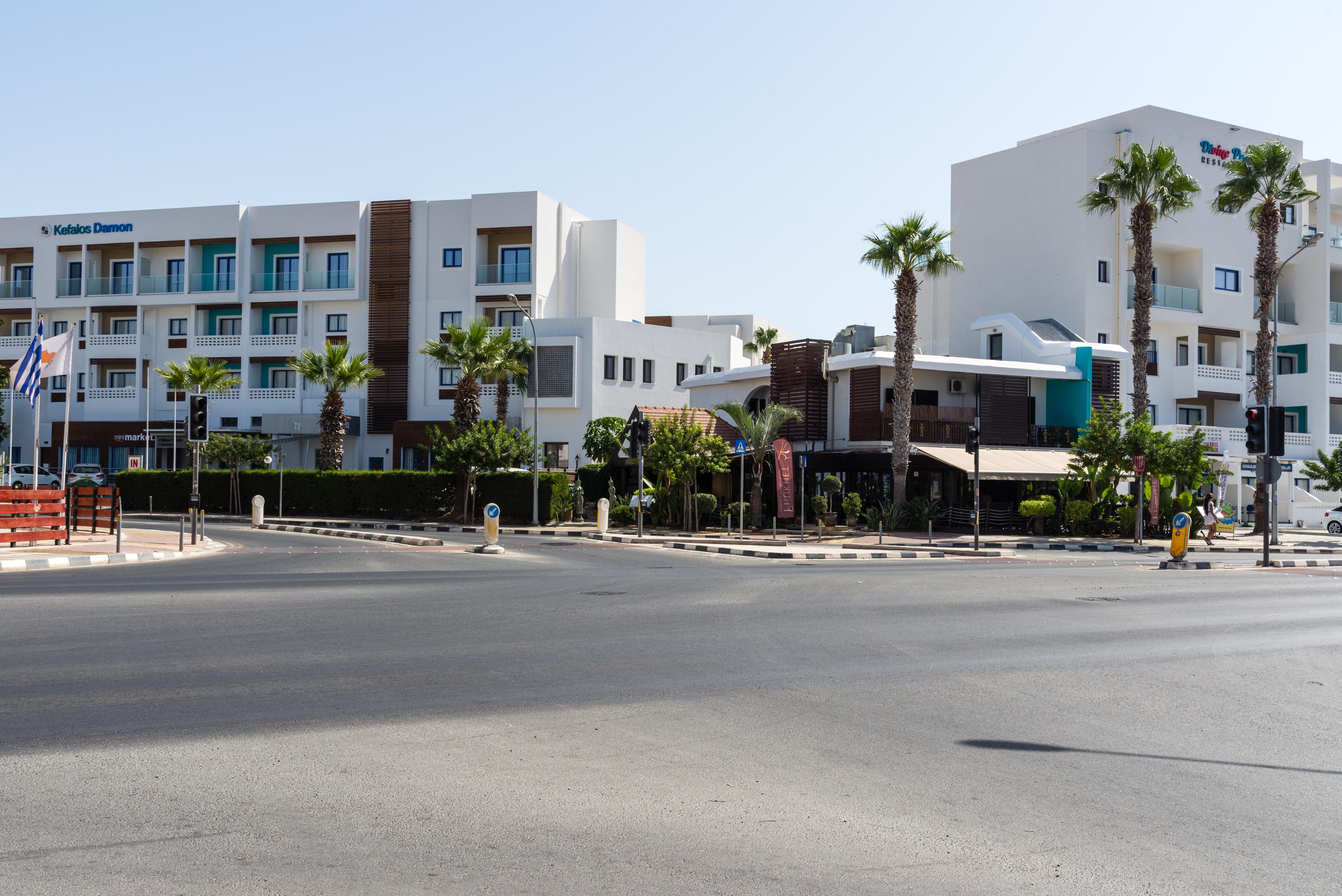 Kefalos Damon Hotel Apartments Paphos Exterior photo
