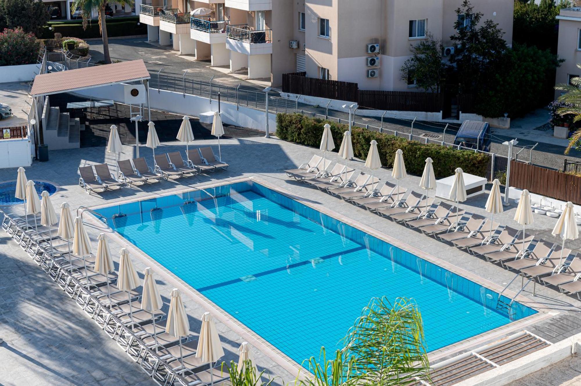 Kefalos Damon Hotel Apartments Paphos Exterior photo