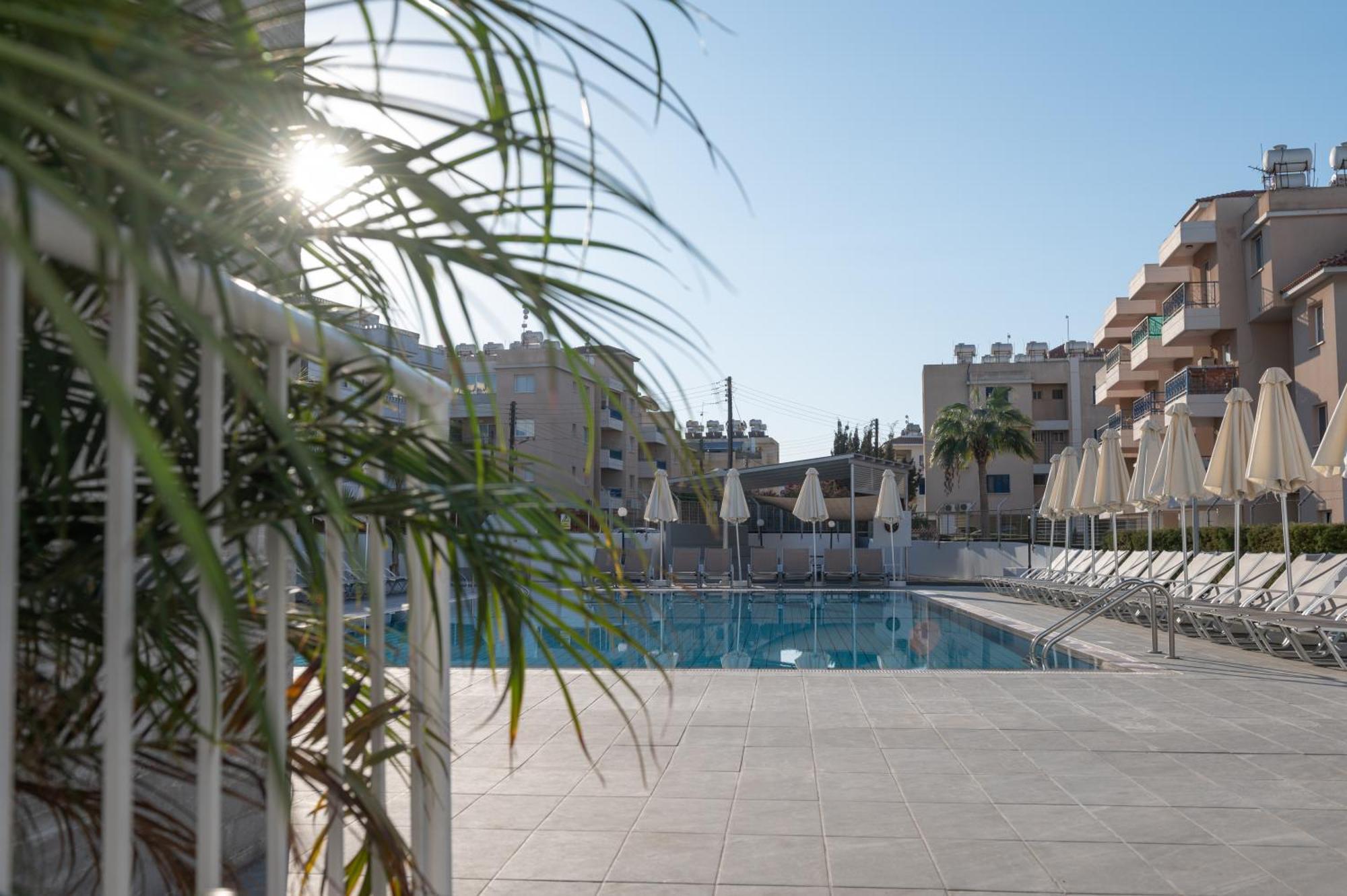 Kefalos Damon Hotel Apartments Paphos Exterior photo