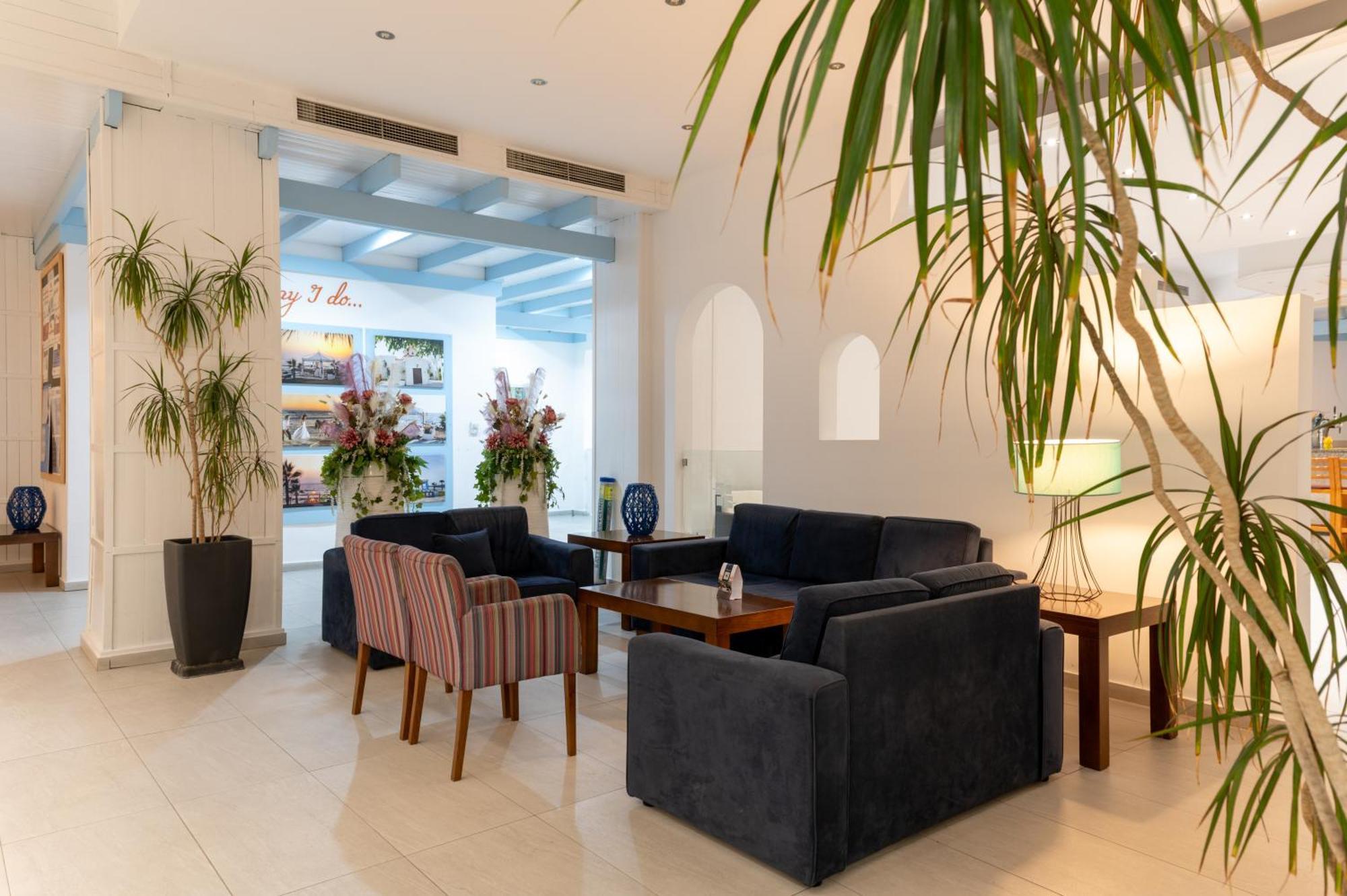 Kefalos Damon Hotel Apartments Paphos Exterior photo