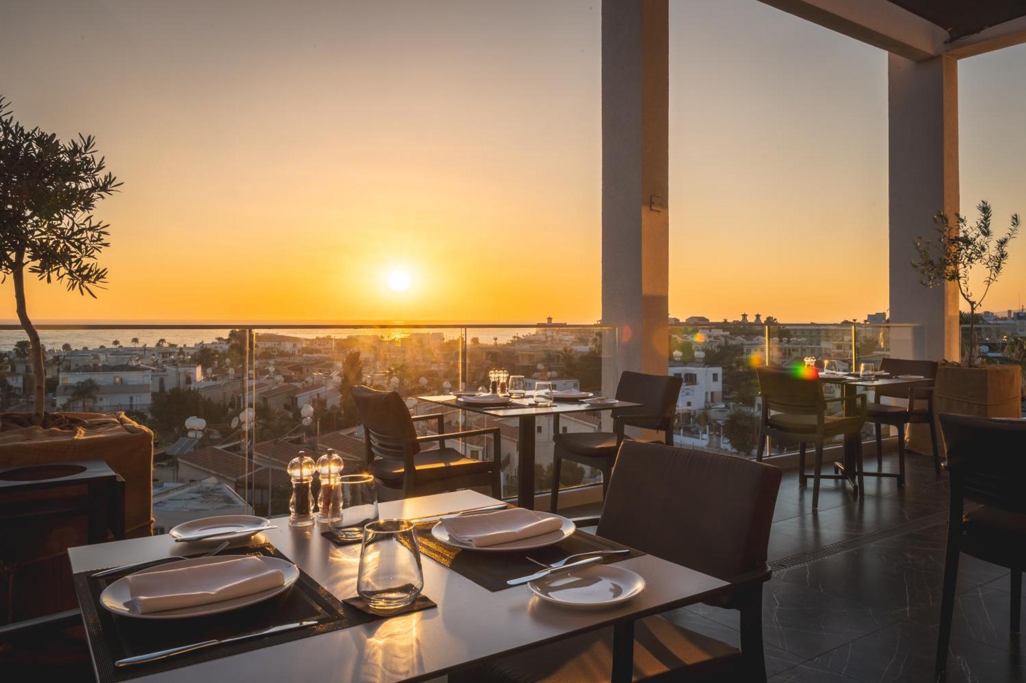 Kefalos Damon Hotel Apartments Paphos Exterior photo
