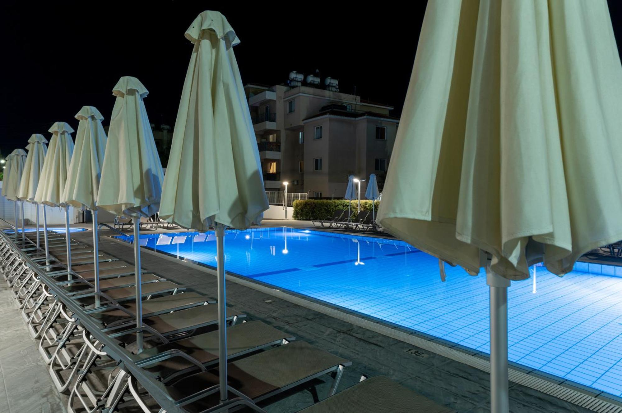 Kefalos Damon Hotel Apartments Paphos Exterior photo