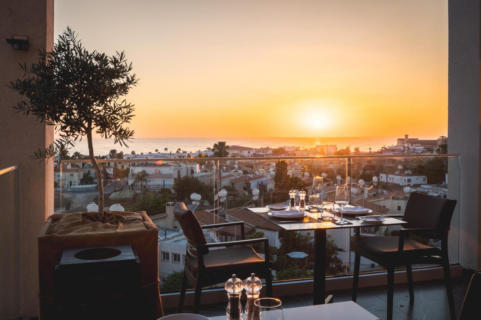 Kefalos Damon Hotel Apartments Paphos Exterior photo