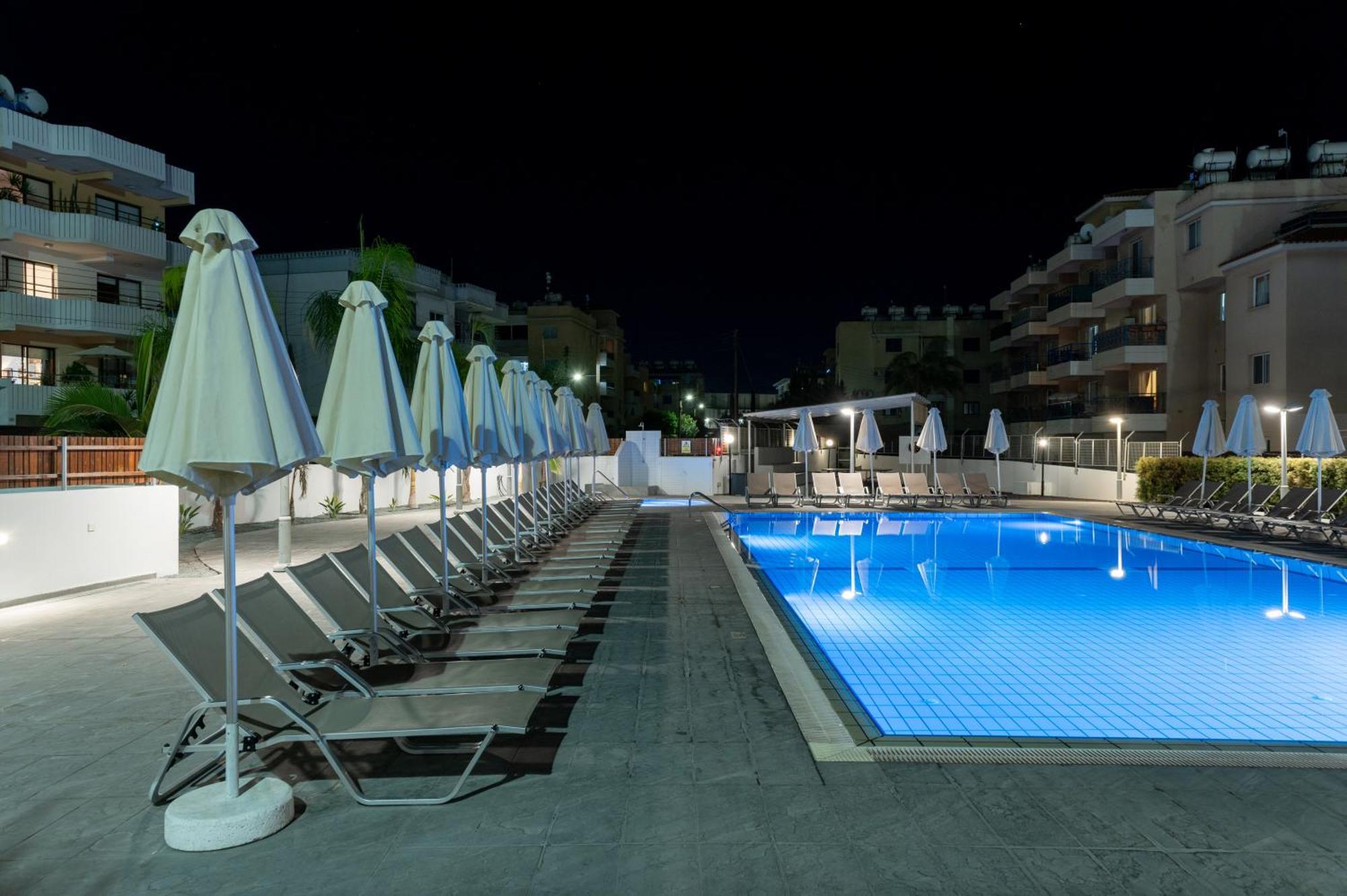 Kefalos Damon Hotel Apartments Paphos Exterior photo